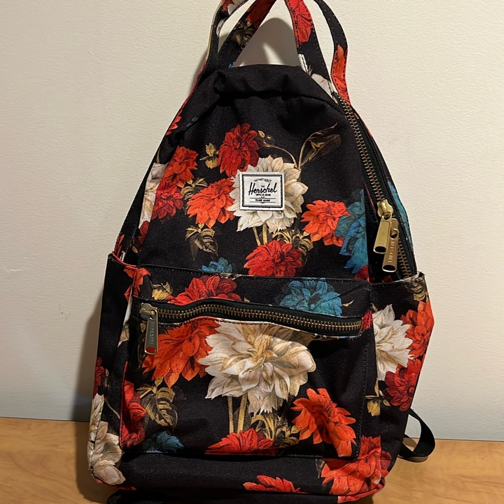 Floral Herschel Backpack in Perfect Condition